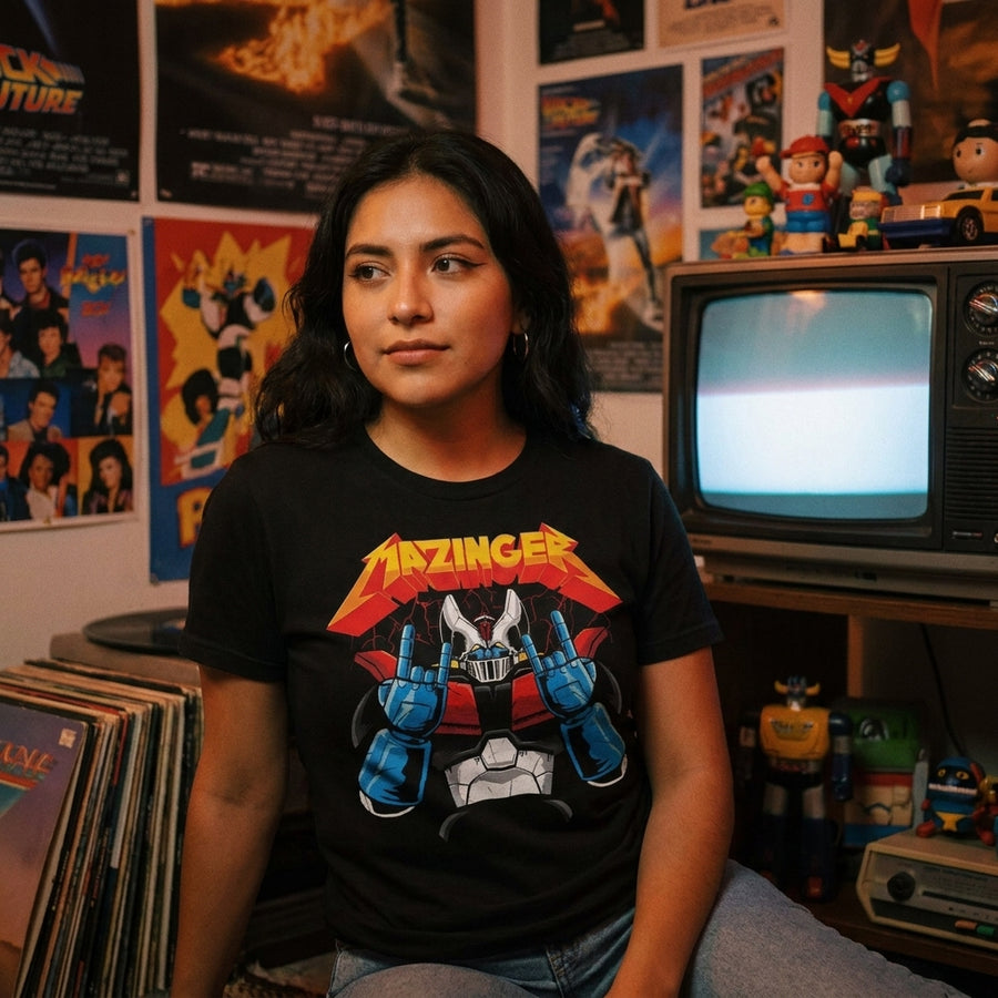 Fan SuperStar con playera Mazinger en cuarto retro