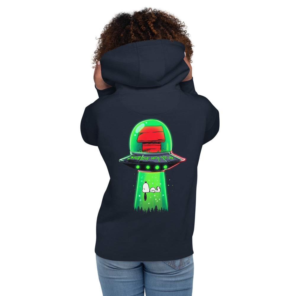 Hoodie Snoopy UFO Snoozin With Style - Modelo femenina espalda