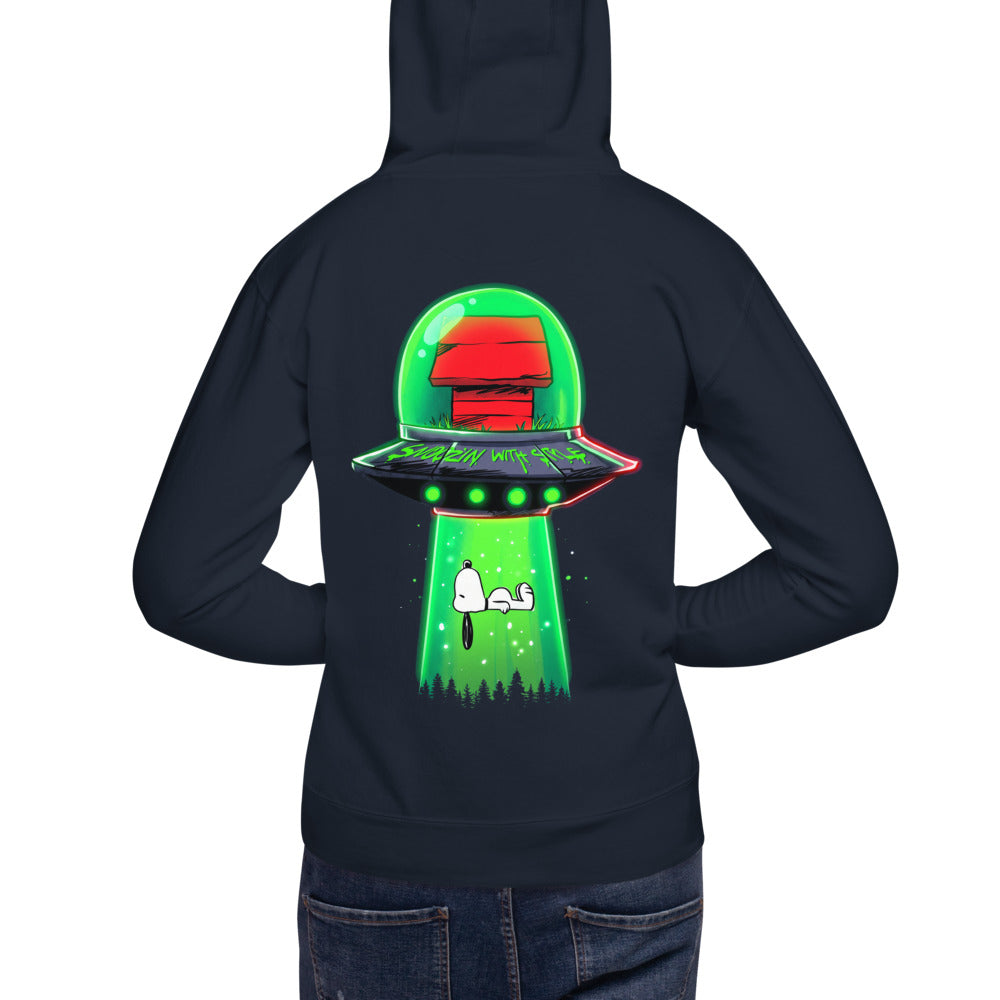 Hoodie Snoopy UFO Snoozin With Style - Modelo masculino espalda