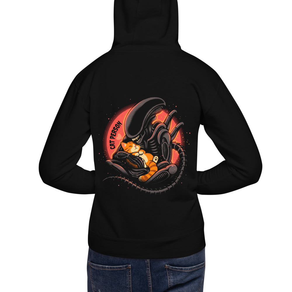 Hoodie Cat Person Xenomorph Hugging Orange Kitten - Modelo masculino espalda