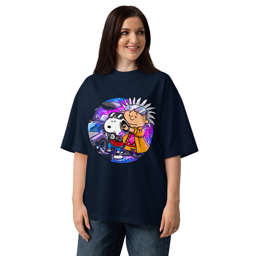 Oversize Snoopy Marty Charlie Brown Doc DeLorean - Modelo femenina
