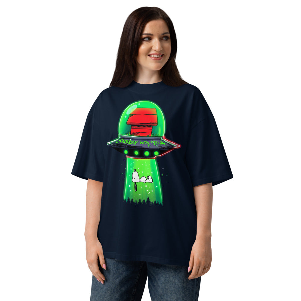 Oversize Snoopy UFO Snoozin With Style - Modelo femenina