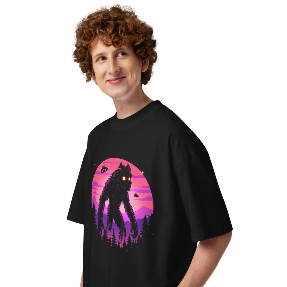 Oversize Bigfoot UFO Retro Sunset - Modelo masculino lateral