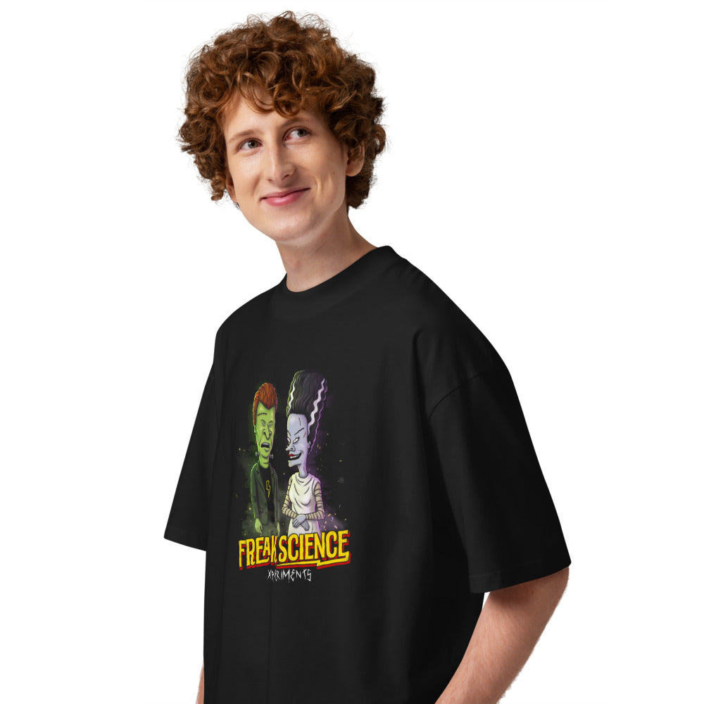 Oversize Freak Science Xperiments Frankenstein Bride - Modelo masculino lateral