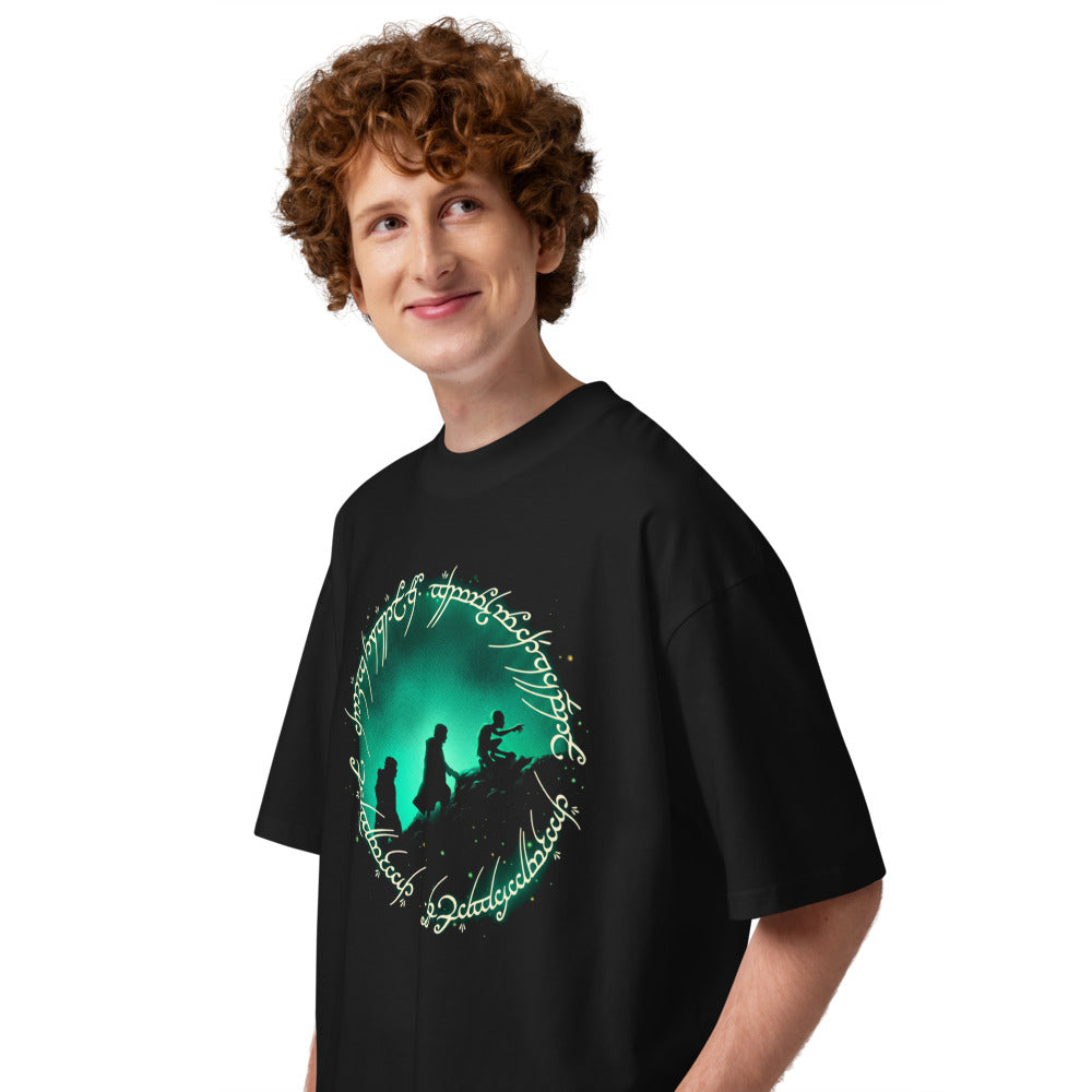 Oversize Frodo Sam Gollum One Ring Script Green Glow - Modelo masculino lateral