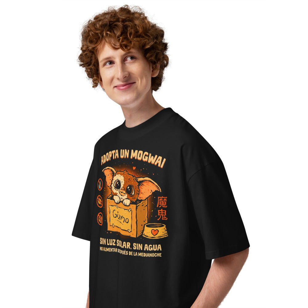 Oversize Gremlins Gizmo Adopta Un Mogwai - Modelo masculino lateral