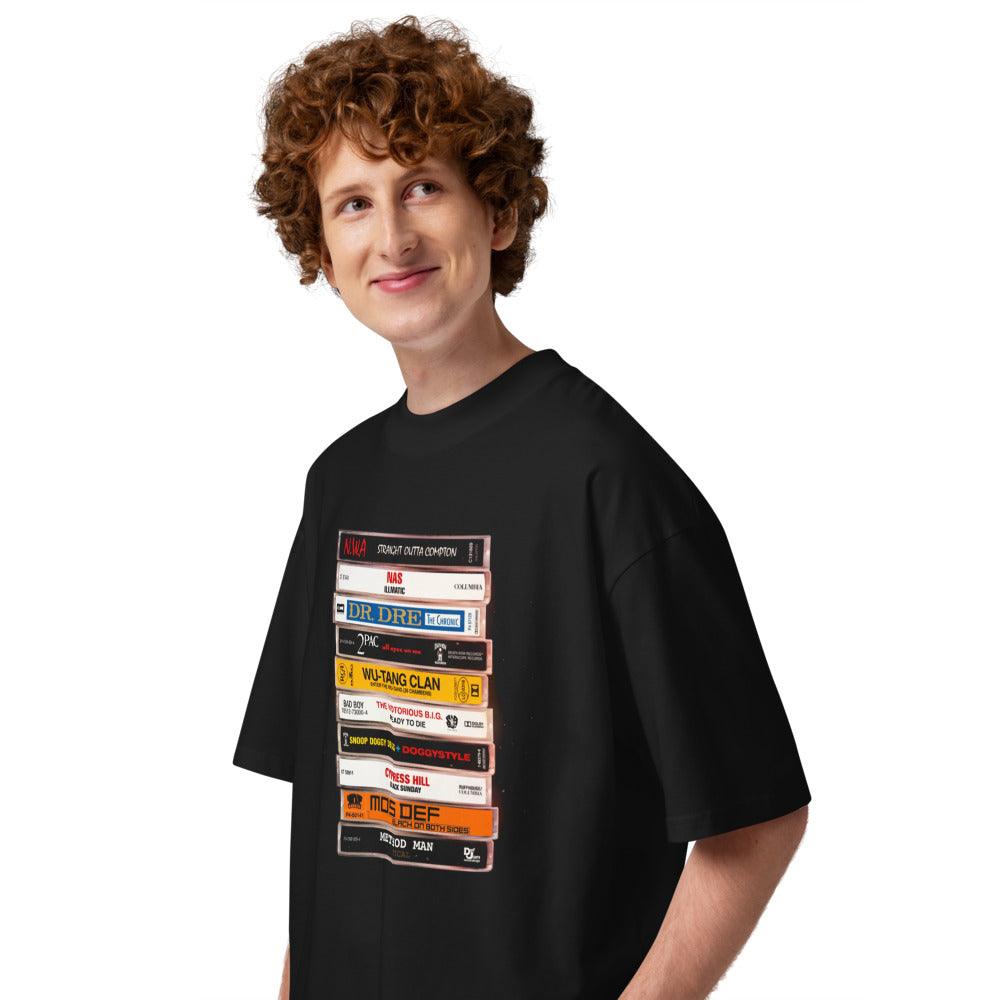 Oversize Hip Hop Cassette Stack NWA 2Pac Wu-Tang - Modelo masculino lateral