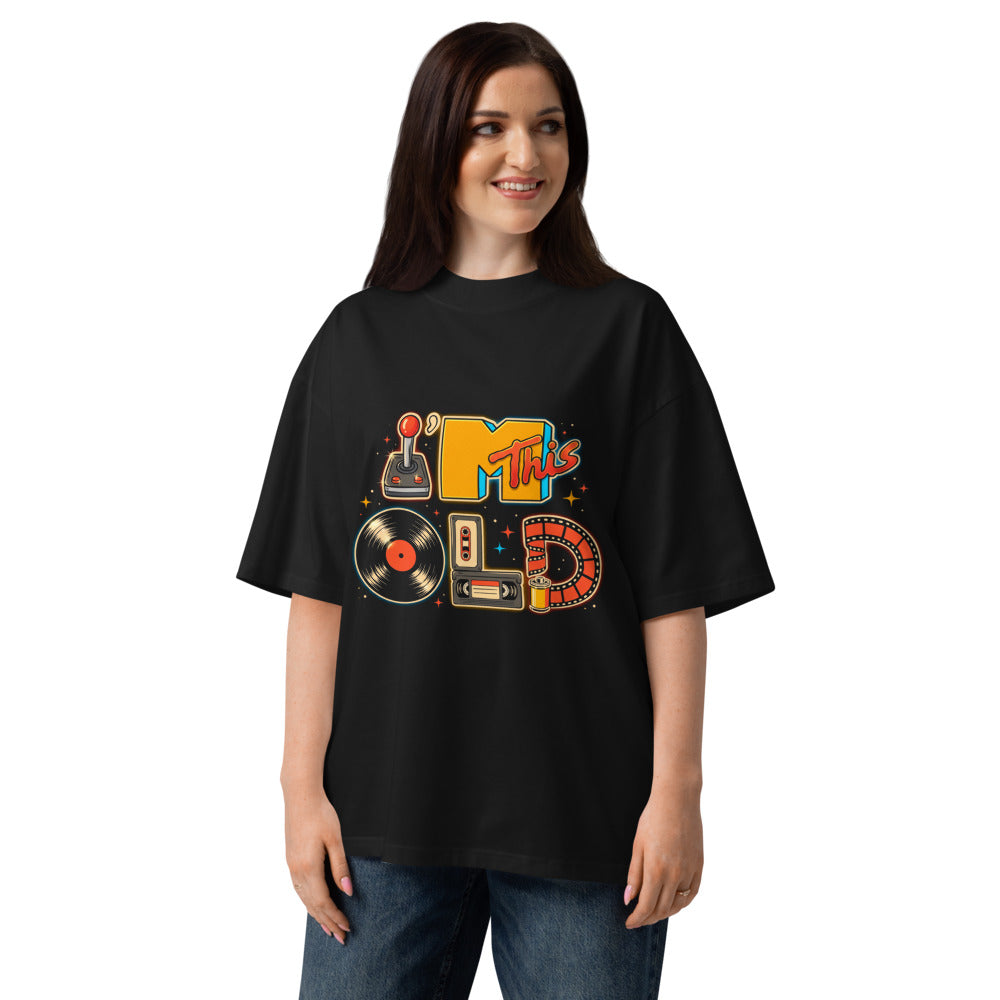 Oversize I'm This Old Retro Joystick Vinyl VHS - Modelo femenina