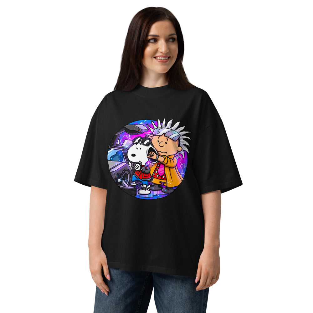 Oversize Snoopy Marty Charlie Brown Doc DeLorean - Modelo femenina