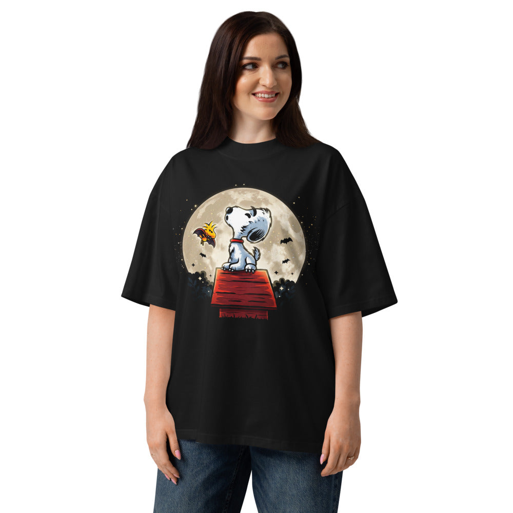 Oversize Snoopy Woodstock Vampire Full Moon Doghouse - Modelo femenina