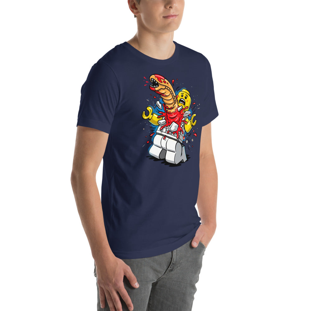 Playera Alien Brick Astronaut Surprise - Modelo masculino lateral
