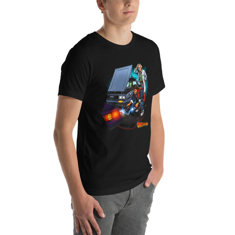 Playera Back To The Future Out Of Time Jumpstart - Modelo masculino lateral