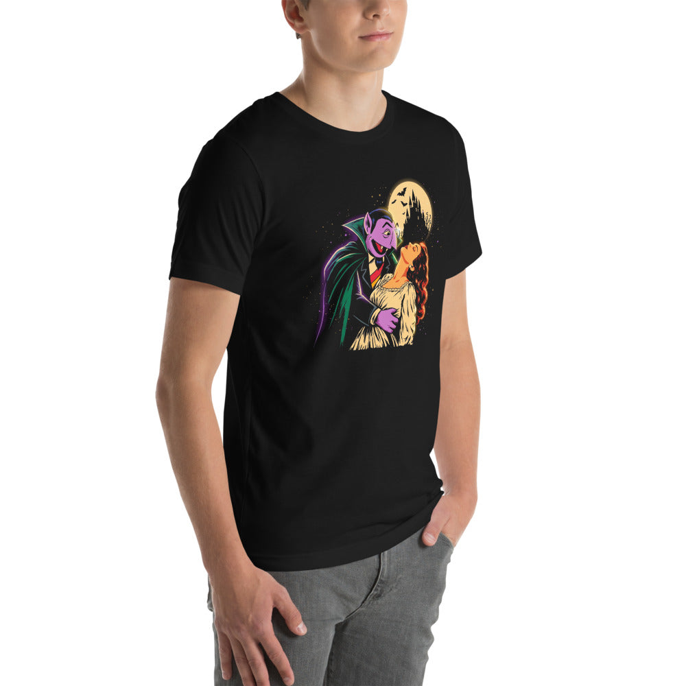 Playera Sesame Street Count Von Count Vampire Moon - Modelo masculino lateral