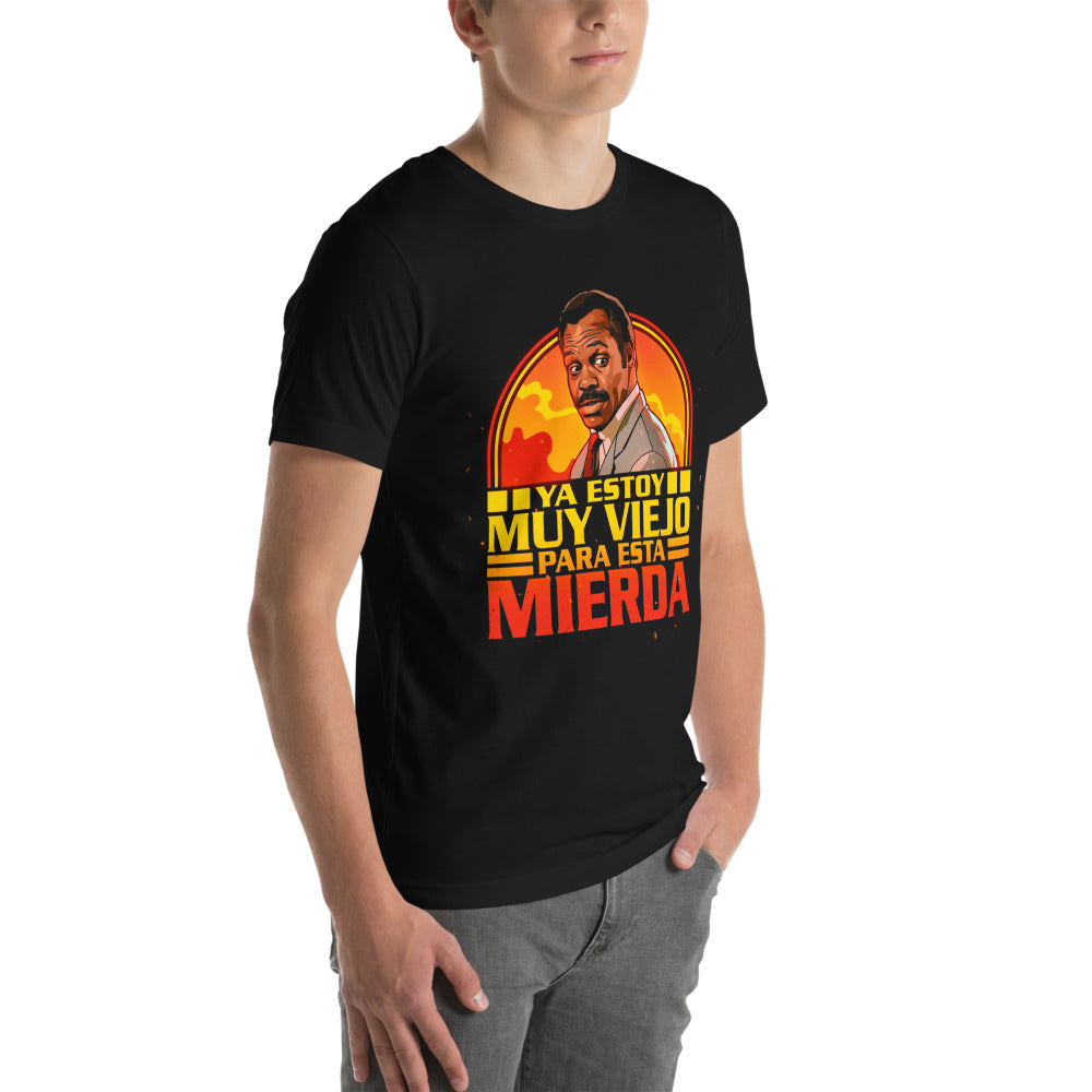 Playera Ya Estoy Muy Viejo Para Esto - Modelo masculino lateral