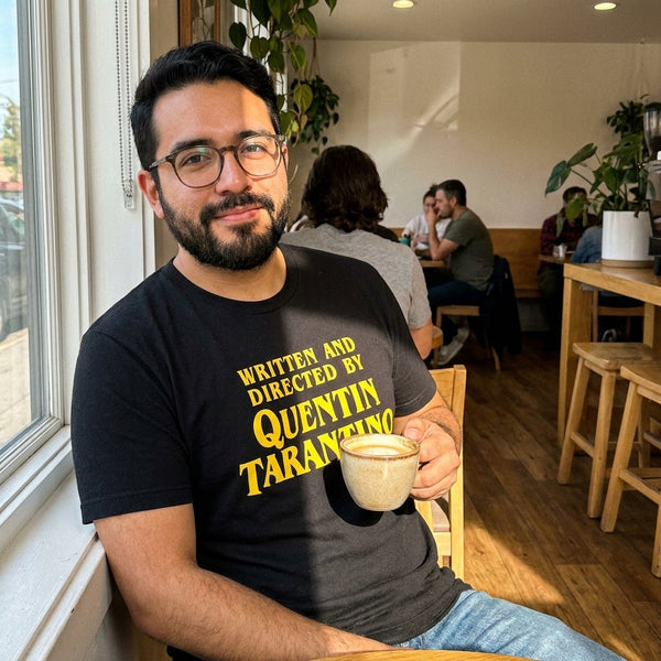 Cliente SuperStar con playera Quentin Tarantino