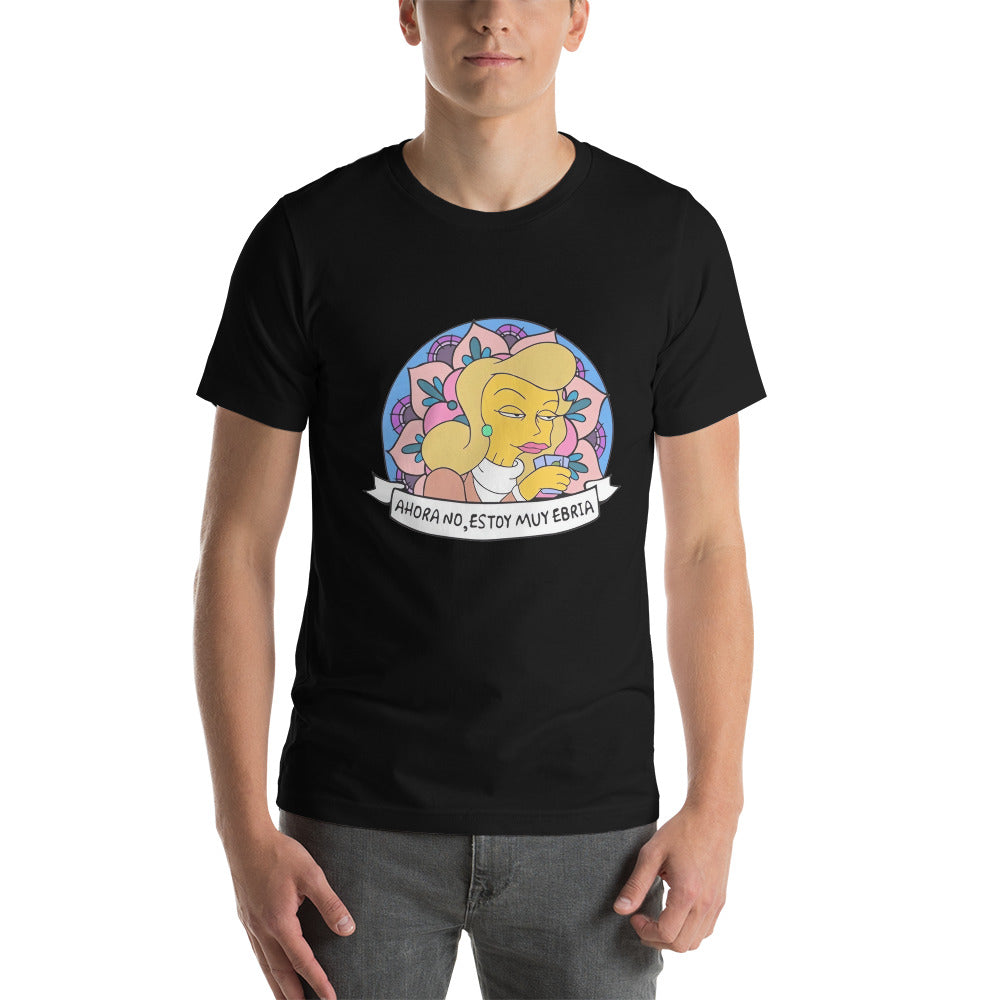 Esta camiseta es todo lo que has soñado y más. disponible en todas las tallas con envio, ordena ahora y recibe Camiseta Estoy muy Ebria