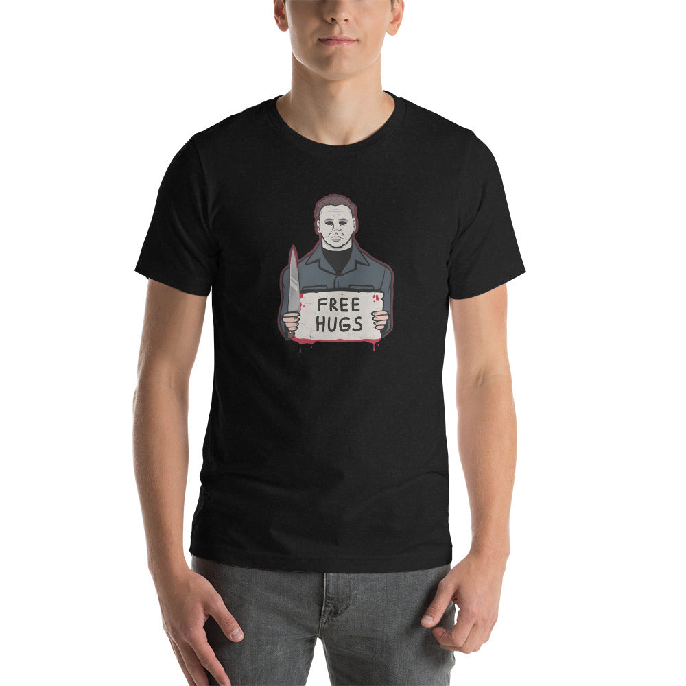Free Hugs es un producto de ropa que es ideal para los fanáticos de Jason que deseen mostrar su amor de manera divertida y original.