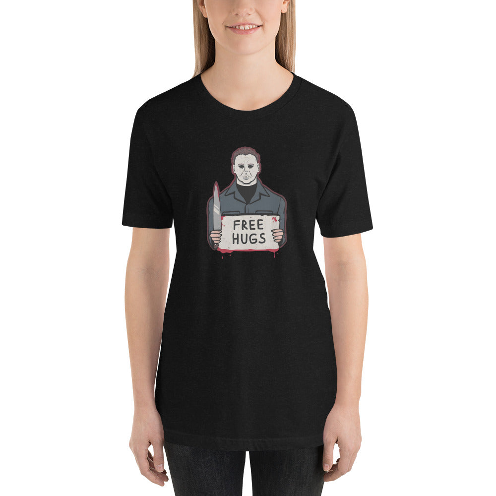 Free Hugs es un producto de ropa que es ideal para los fanáticos de Jason que deseen mostrar su amor de manera divertida y original.