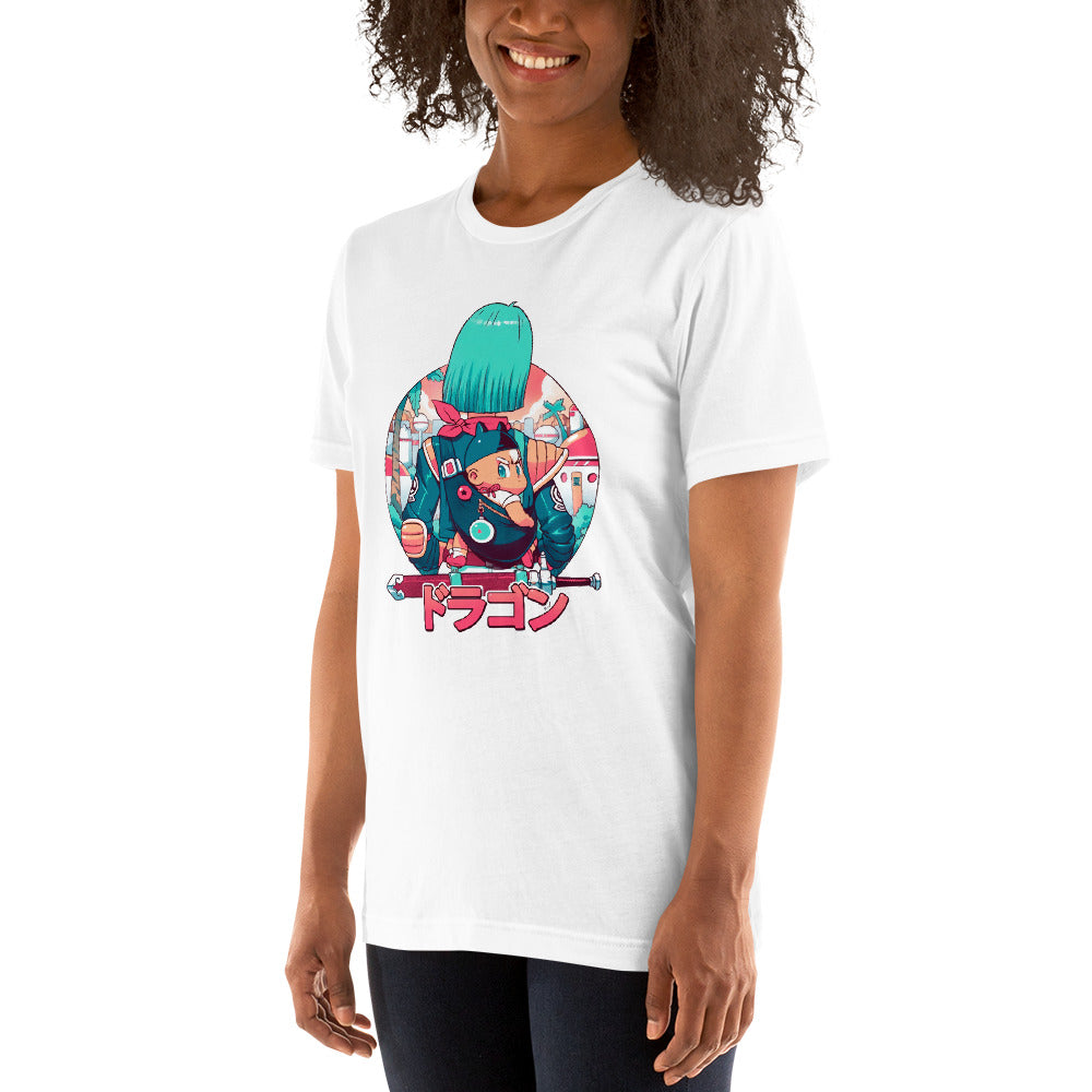 ¡Muestra tu amor por la familia más querida de Dragon Ball con nuestra playera de Bulma y Trunks! Con Bulma cargando a Trunks de bebé.